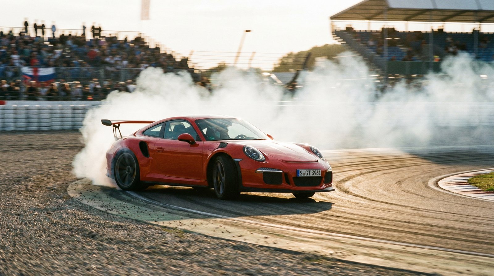 男同网赛道漂移视频